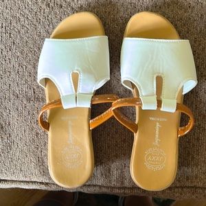 Size 6 , White